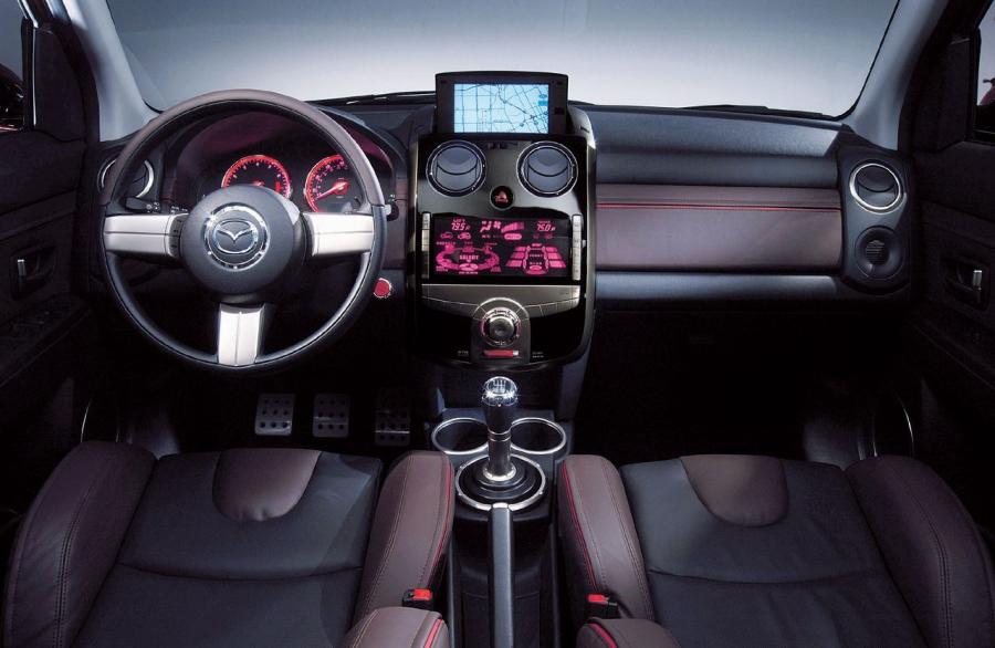  Mazda MX Micro Sport Concept 2004 года  (фото 13 из 20)